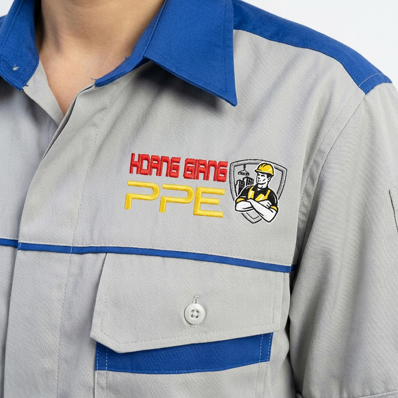 in logo l&ecirc;n ngực